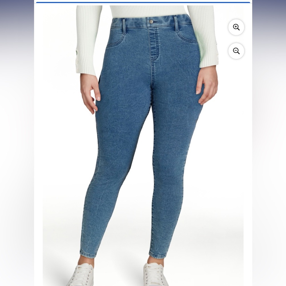 NWT  2 PAIR of Time and Tru Blue Women's Jeggings
Size 4-6